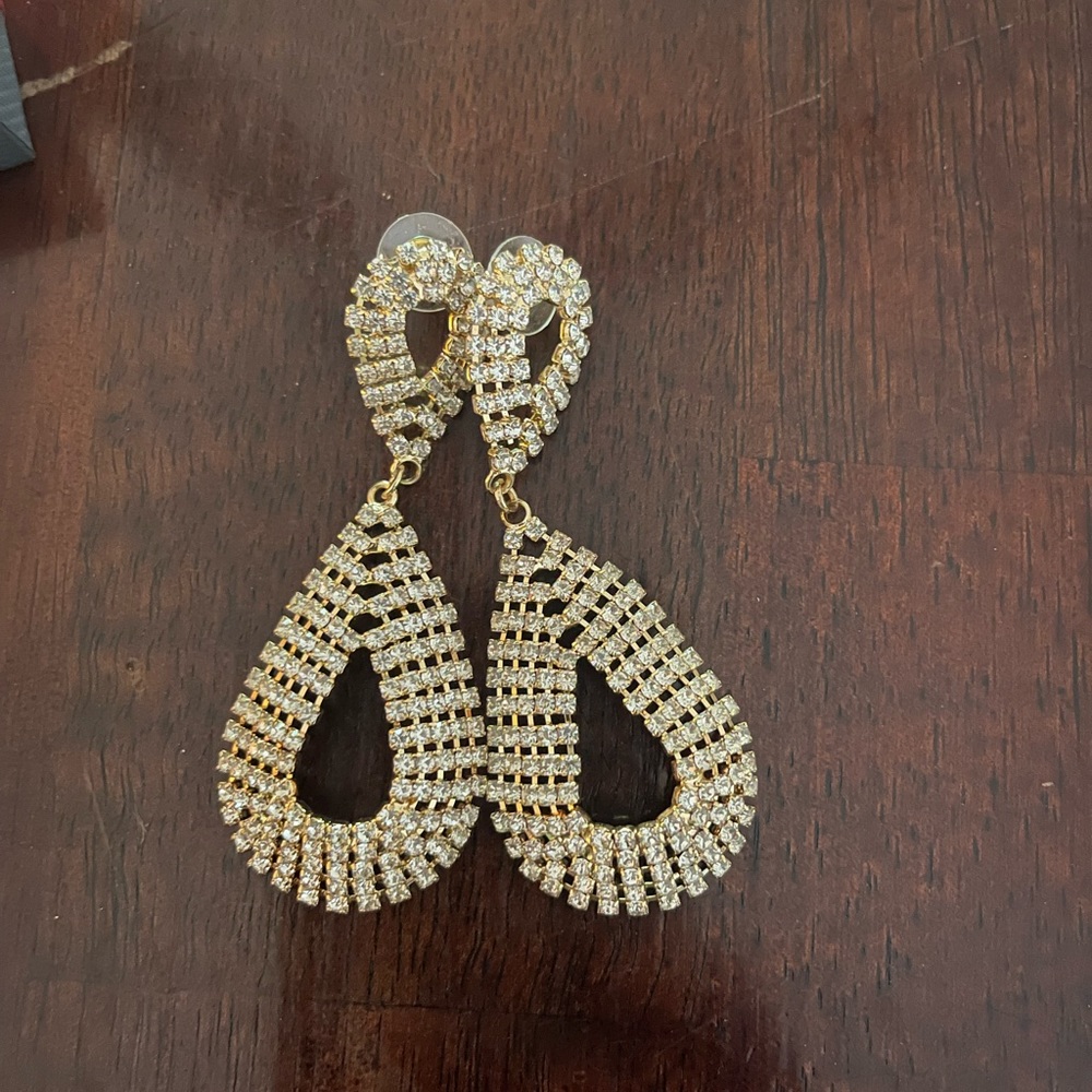 Beautiful gold and cubic zirconia dangle earrings